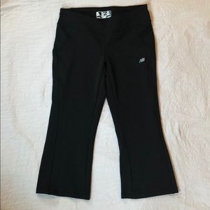 New balance cropped women’s athletic leggings